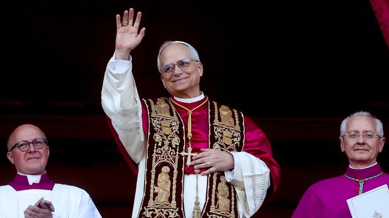 A Escola Prof. António José de Sousa une-se em ação de graças pela eleição do Papa Leão XIV